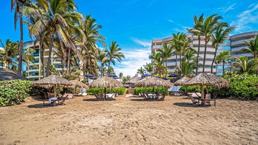 Depa De Lujo En Diamante Con Club De Playa A Pie-precio Especial Apartment *