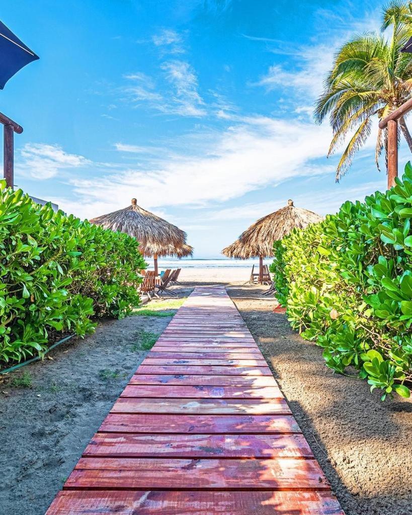 Depa De Lujo En Diamante Con Club De Playa A Pie-precio Especial * Acapulco