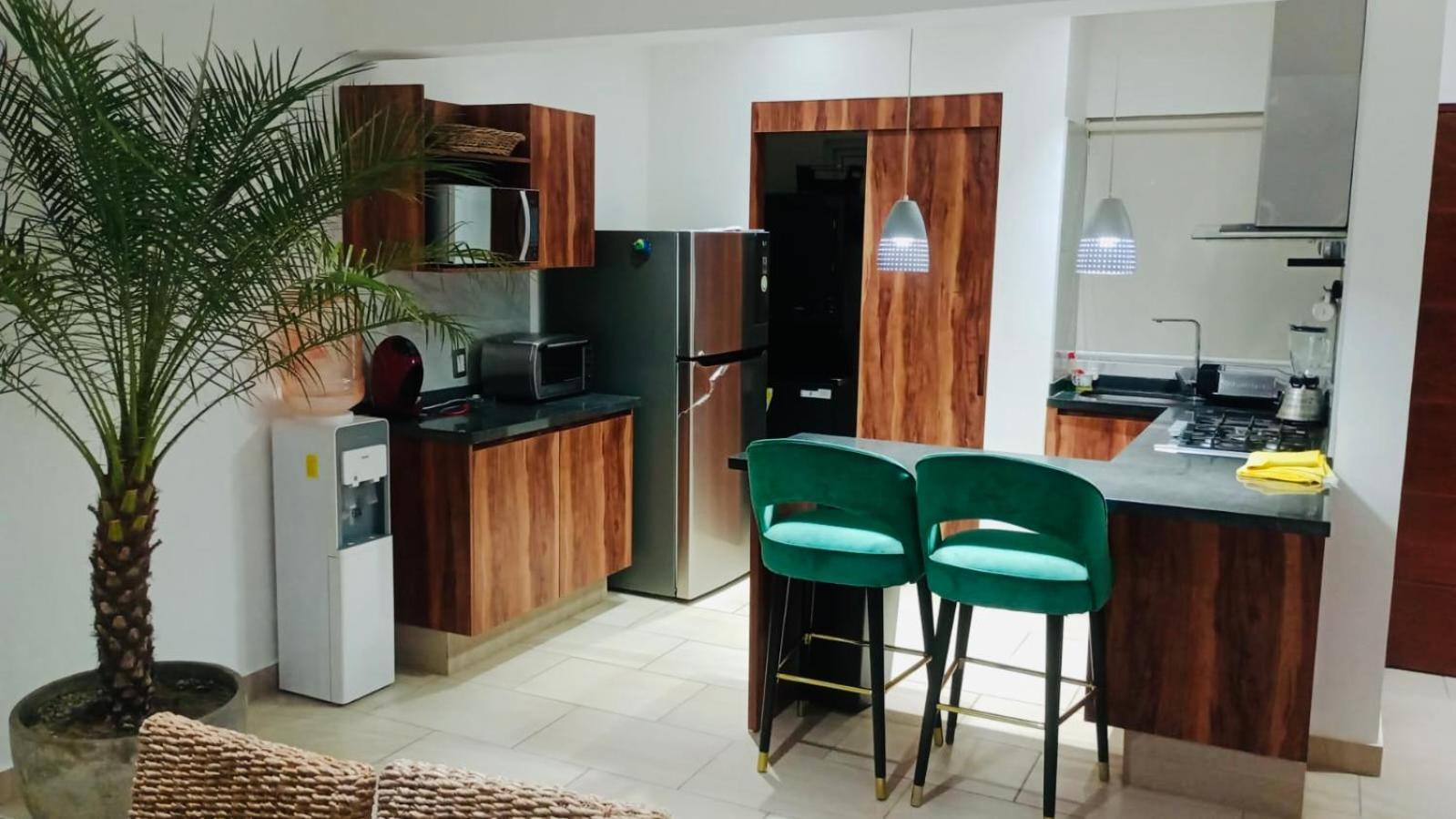 Depa De Lujo En Diamante Con Club De Playa A Pie-precio Especial Acapulco