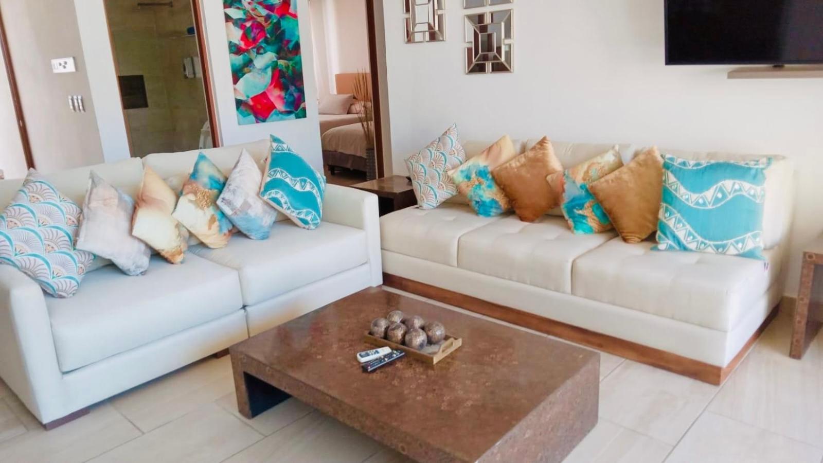 Depa De Lujo En Diamante Con Club De Playa A Pie-precio Especial * Acapulco