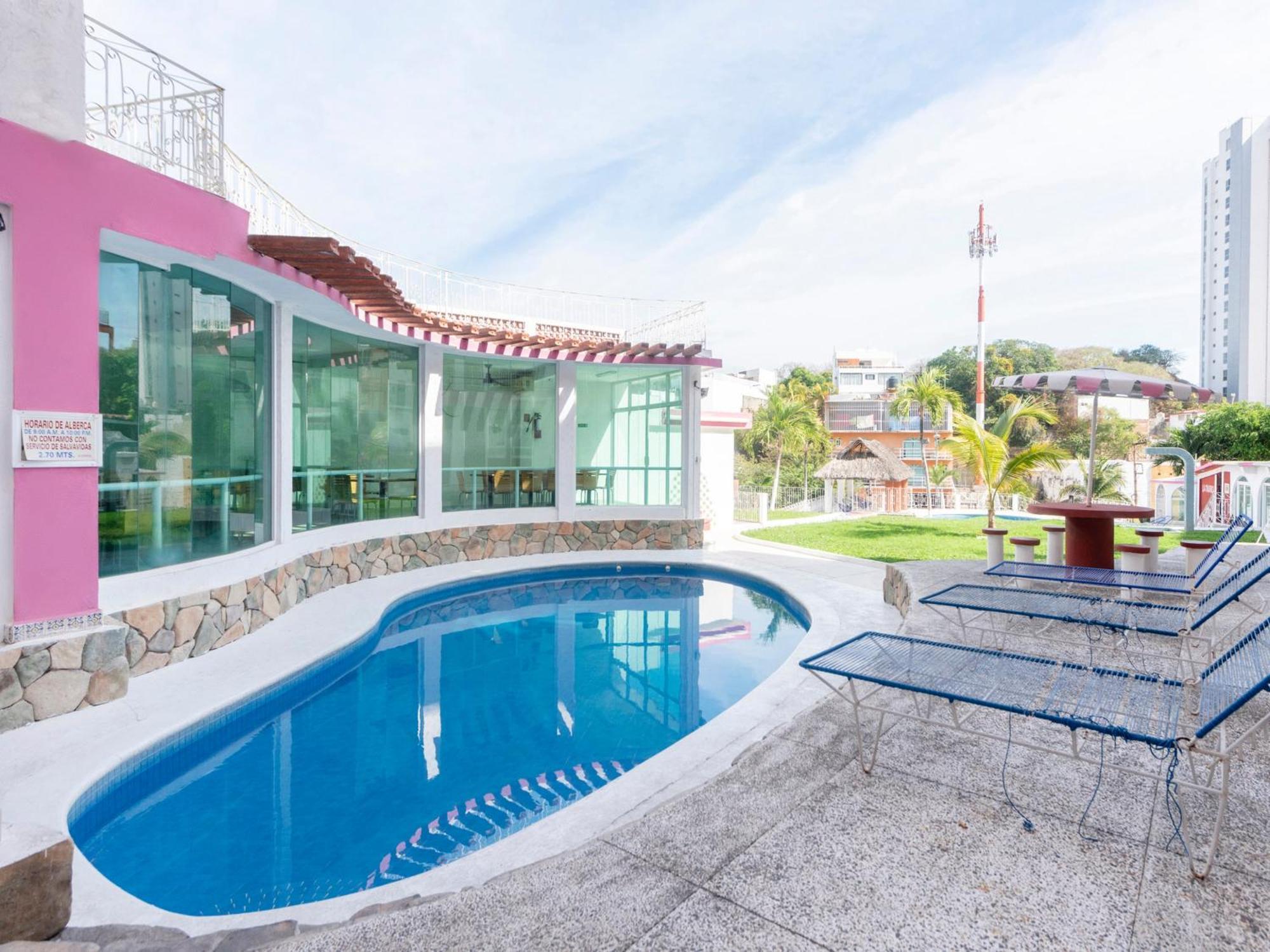 Capital O El Mejicano, Hotel Acapulco