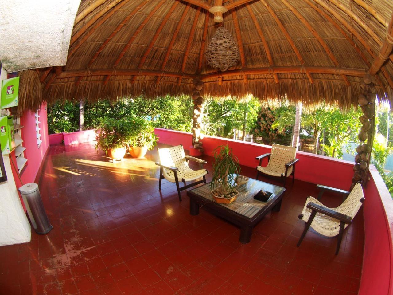 Flamingos Hotel