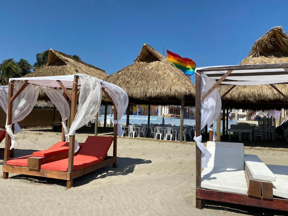 Club De Playa Dioses Y Reinas
